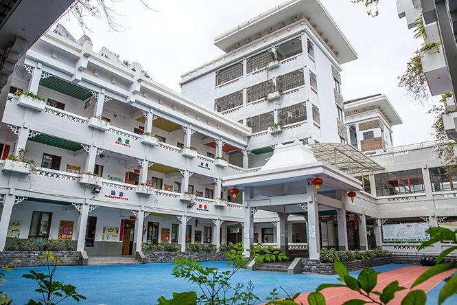 41惠州外國語幼兒園教學樓內景.jpg